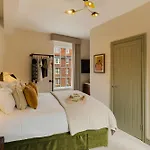 Hotwells I Your Apartamento