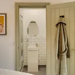 Hotwells I Your Апартаменти
