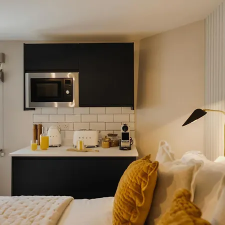 아파트 Hotwells I Your