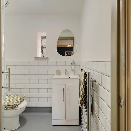 아파트 Hotwells I Your *