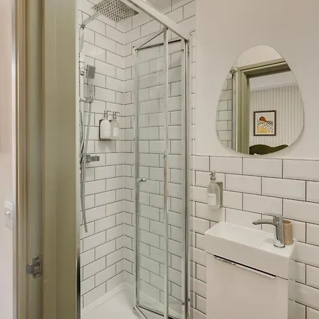 아파트 Hotwells I Your *