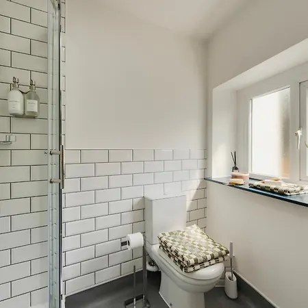 아파트 Hotwells I Your