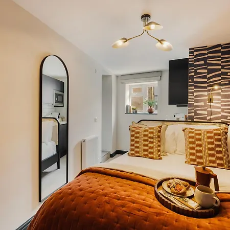 아파트 Hotwells I Your *